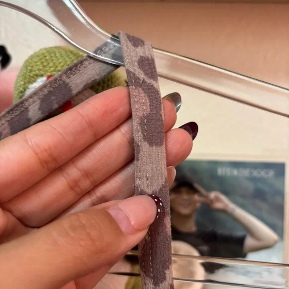 Beyond Yoga Y Tank Top in taupe:light mauve cheetah print Sz Small - Picture 2 of 7